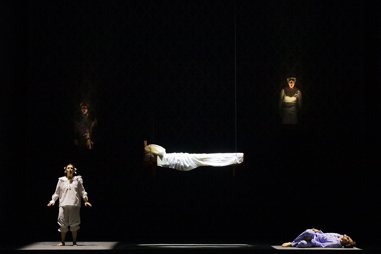 Chiara Maria Fiorani soprano italiano nel ruolo di Flora, opera The Turn of the screw al teatro verdi di Pisa.
