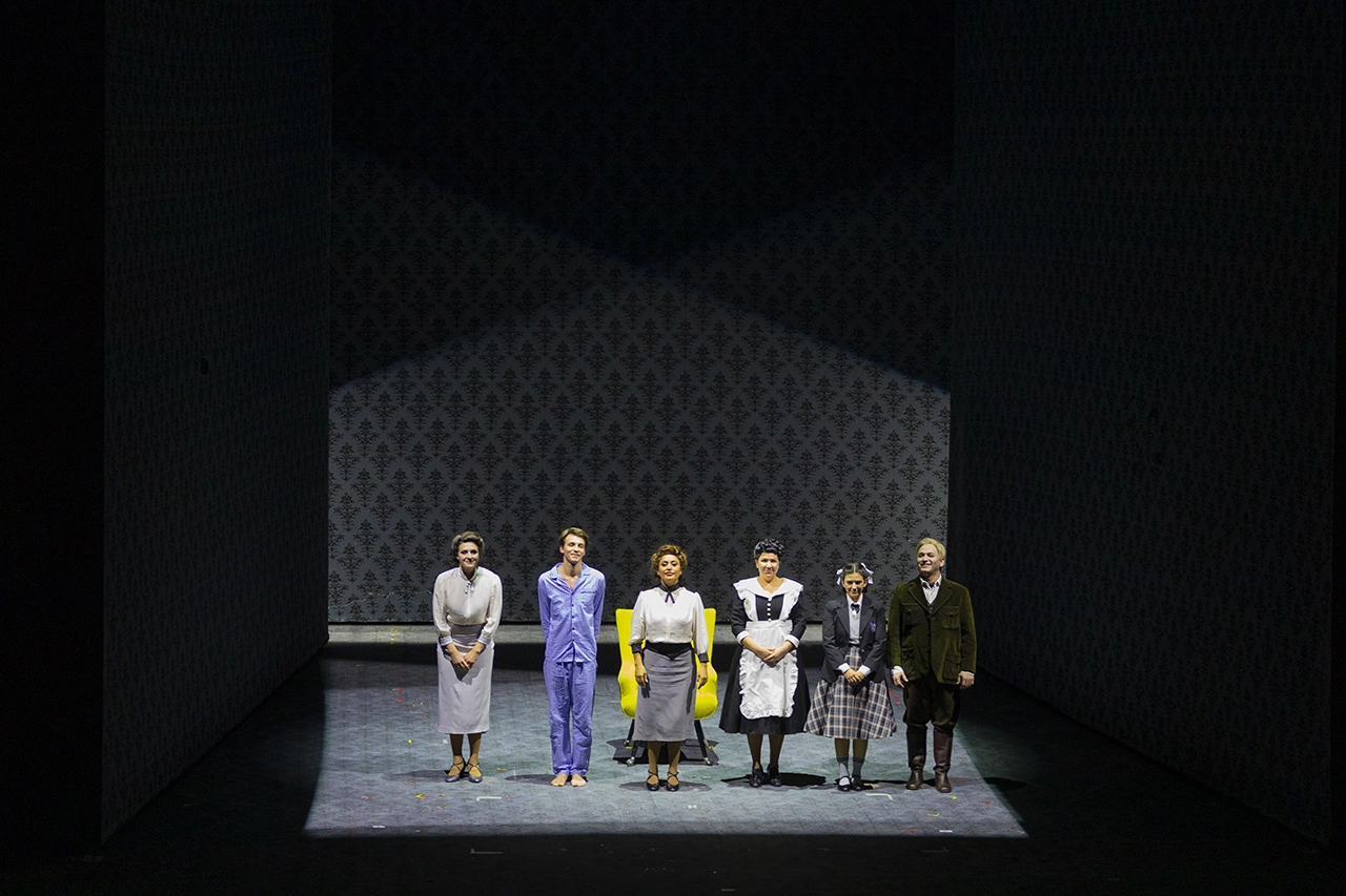Chiara Maria Fiorani soprano italiano nel ruolo di Flora, opera The Turn of the screw al teatro verdi di Pisa.