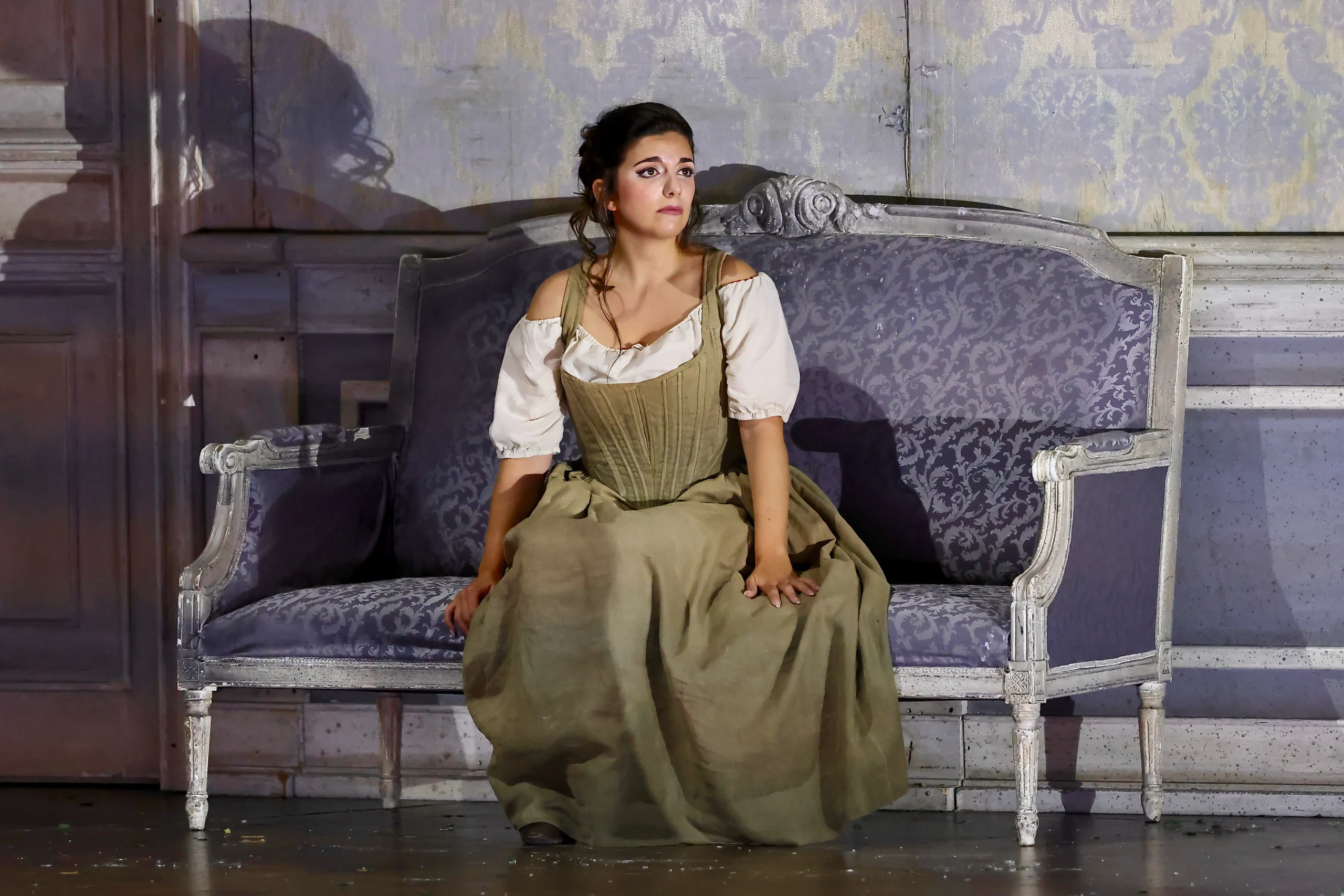 Chiara Maria Fiorani soprano, nel ruolo di Zerlina in Don Giovanni al Teatro Carlo Felice di Genova anno 2025.